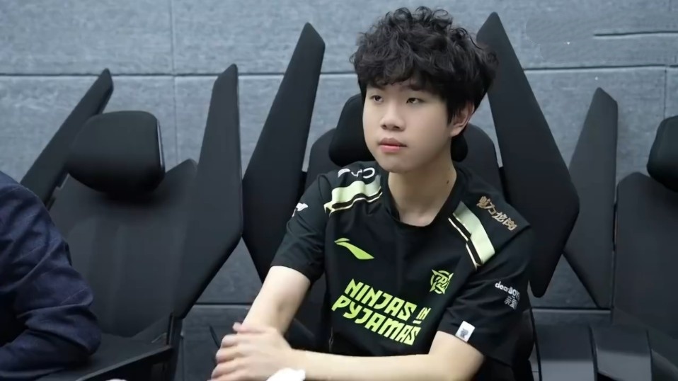 从兮拉笑我到兮猛惊我！xiye阿狸关键抢大龙Ning队击败水晶队