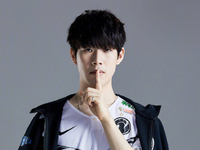 Assum 离开 EDward Gaming